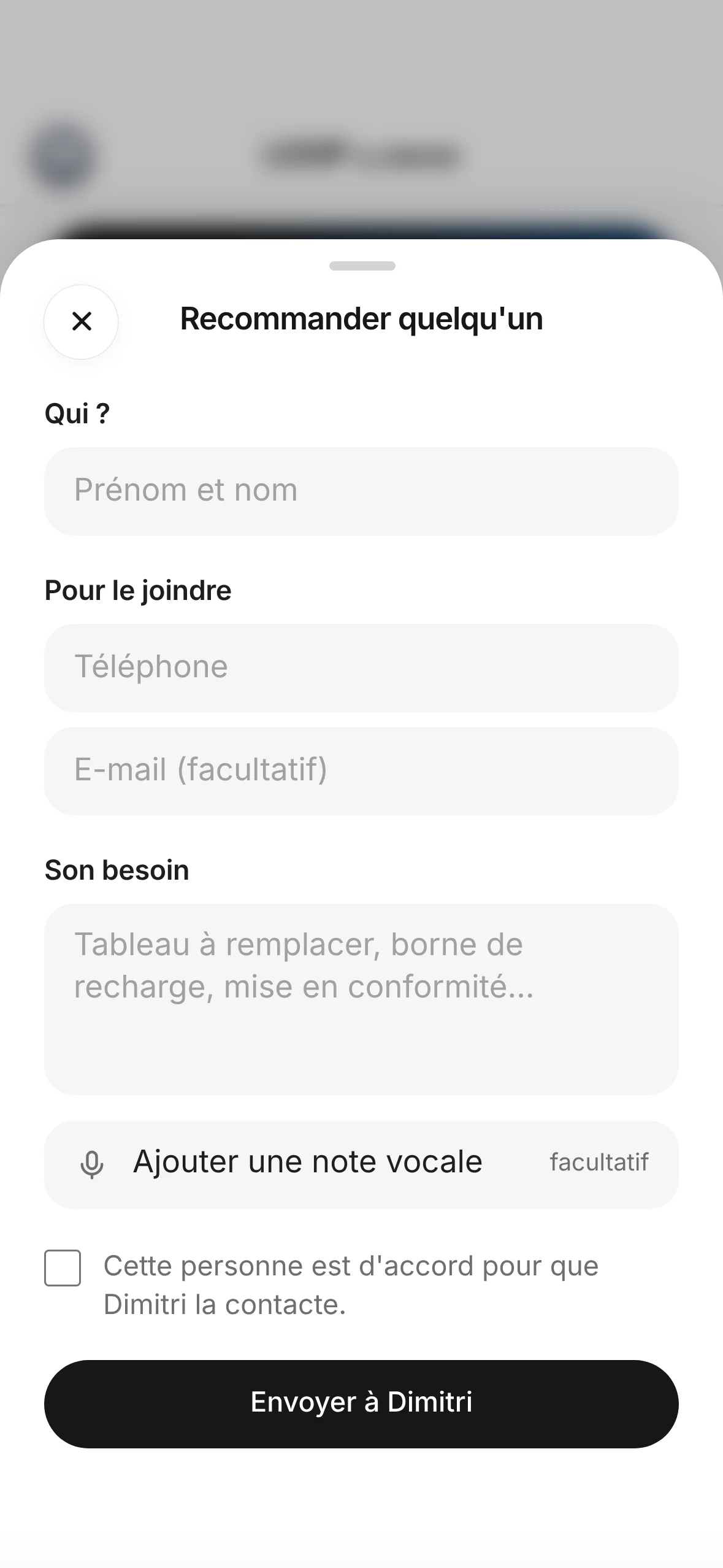 Recommander quelqu'un : son nom, son numéro, son besoin, en quelques secondes.